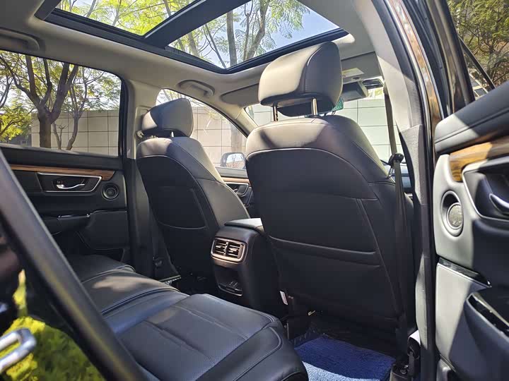 Фото 9 - Honda CR-V