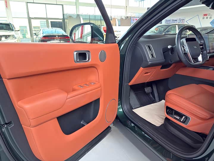 Фото 12 - LiXiang L7