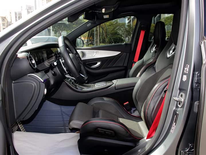 Фото 11 - Mercedes-Benz E-Class AMG