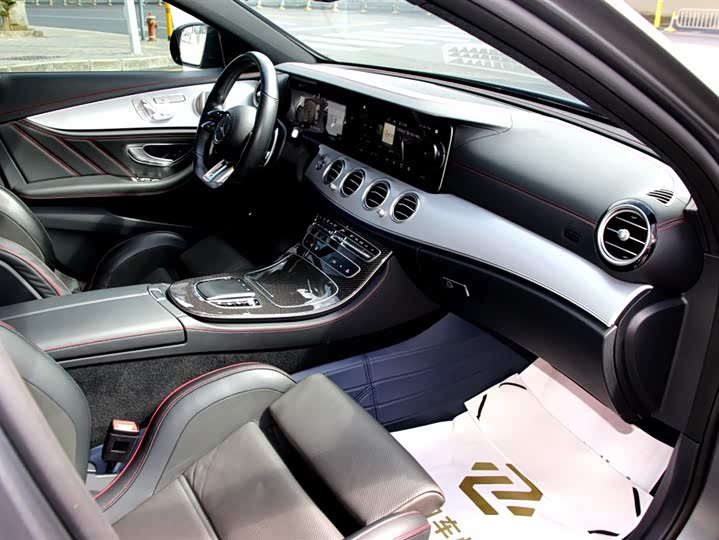 Фото 18 - Mercedes-Benz E-Class AMG