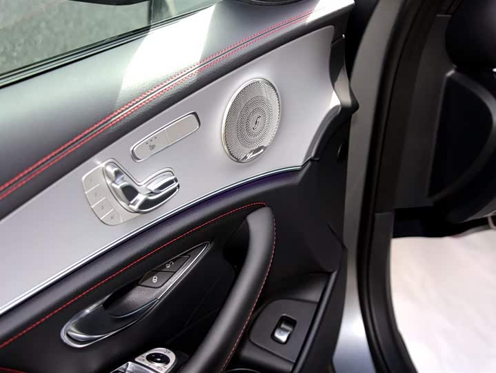 Фото 7 - Mercedes-Benz E-Class AMG