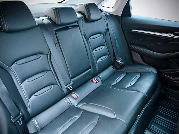 Фото 14 - Geely Preface