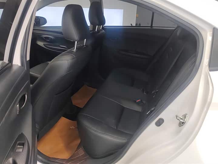 Фото 11 - Toyota Vios