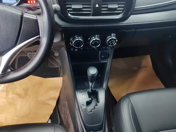 Фото 16 - Toyota Vios