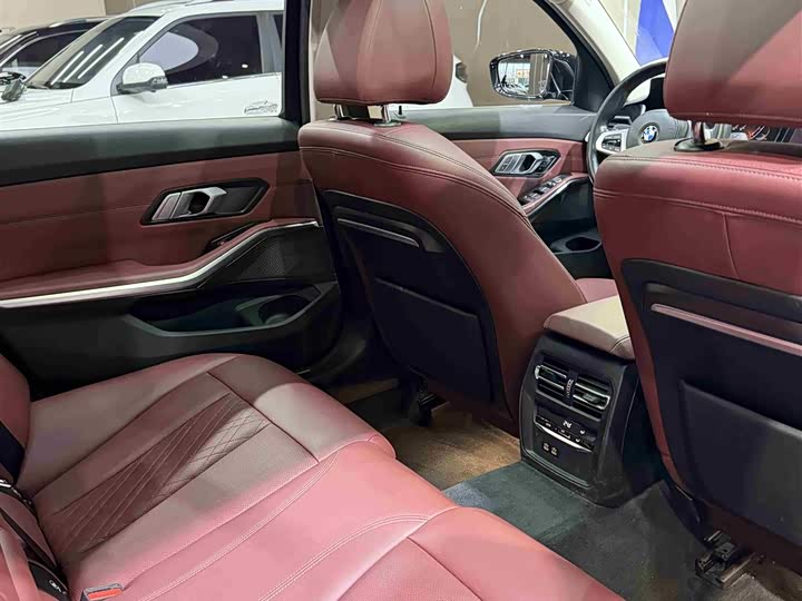 Фото 11 - BMW 3 Series