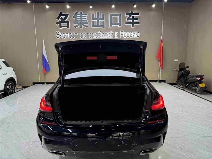 Фото 14 - BMW 3 Series