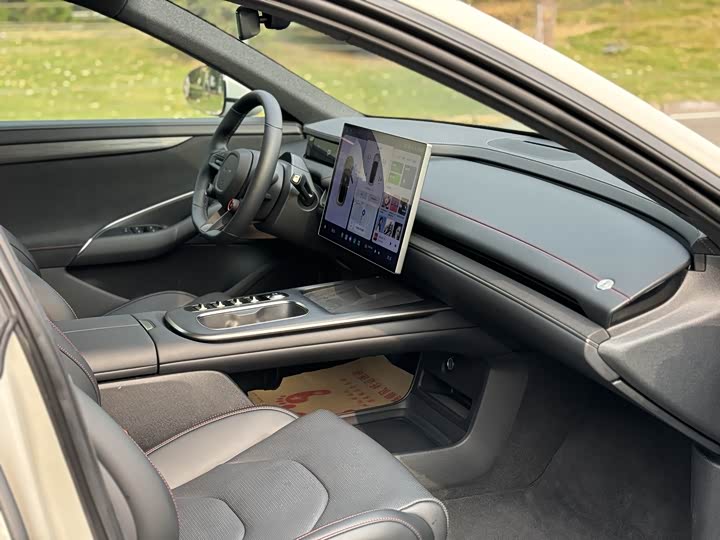 Фото 11 - Xiaomi SU7