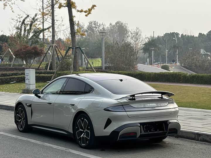 Фото 14 - Xiaomi SU7