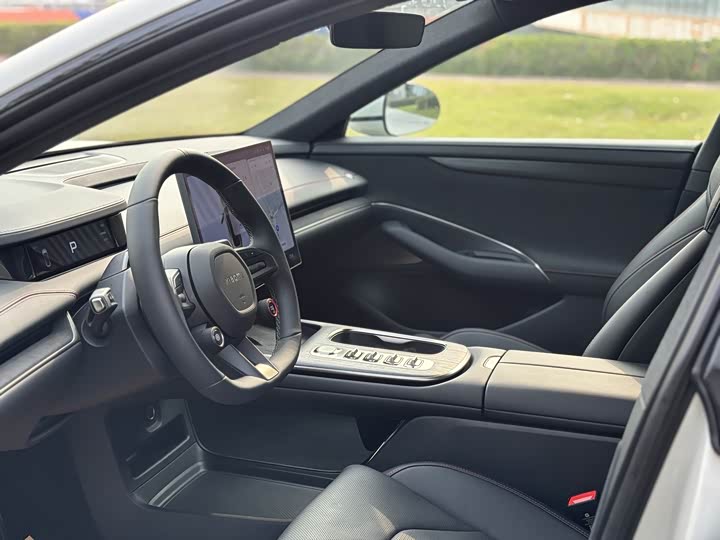 Фото 4 - Xiaomi SU7