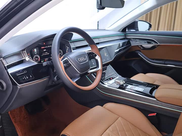 Фото 11 - Audi A8