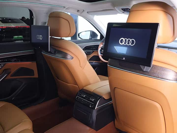 Фото 23 - Audi A8