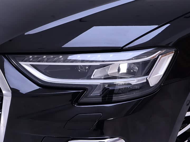 Фото 4 - Audi A8