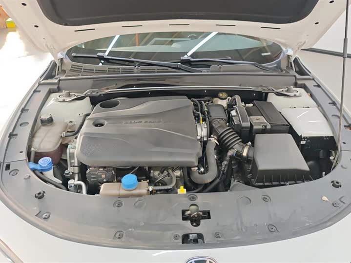 Фото 10 - Changan UNI-V