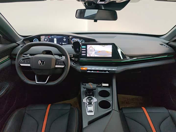 Фото 12 - Changan UNI-V