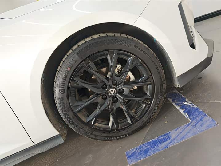 Фото 6 - Changan UNI-V