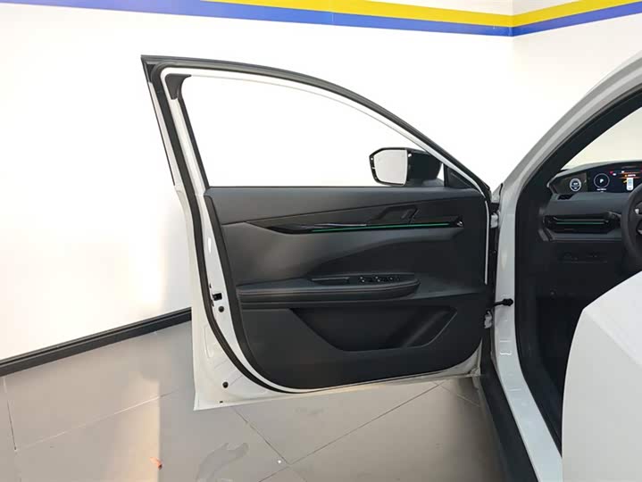 Фото 7 - Changan UNI-V