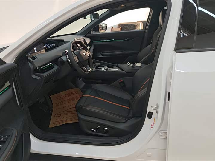 Фото 9 - Changan UNI-V