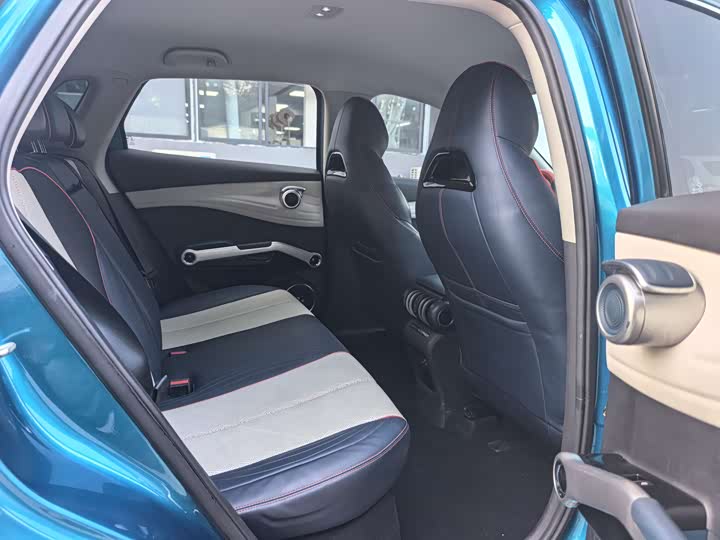 Фото 14 - BYD Yuan Plus