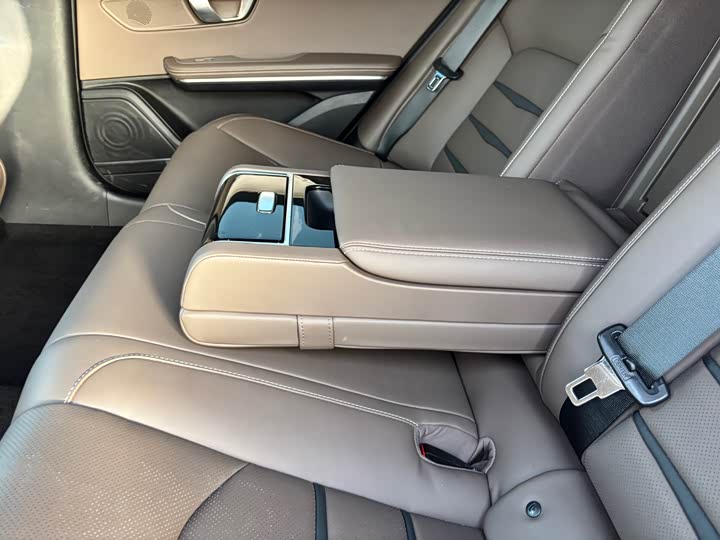 Фото 12 - BYD Han