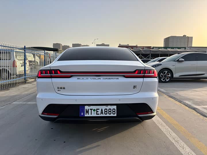 Фото 15 - BYD Han