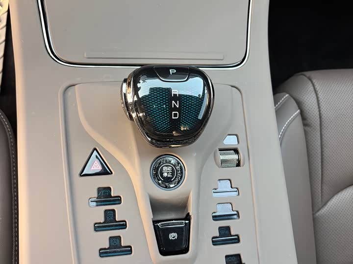 Фото 7 - BYD Han