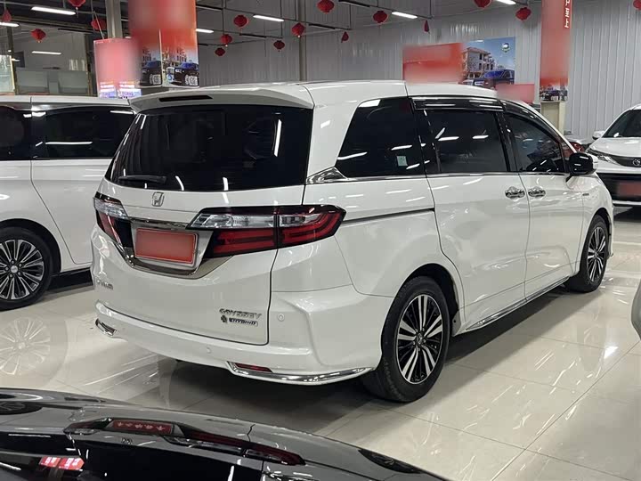 Фото 7 - Honda Odyssey