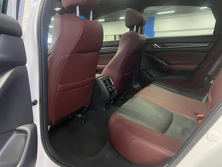 Фото 12 - Honda Inspire