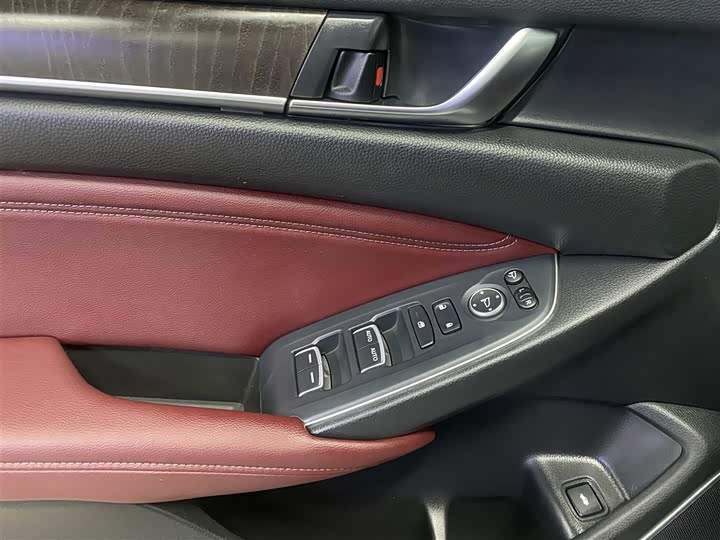 Фото 18 - Honda Inspire