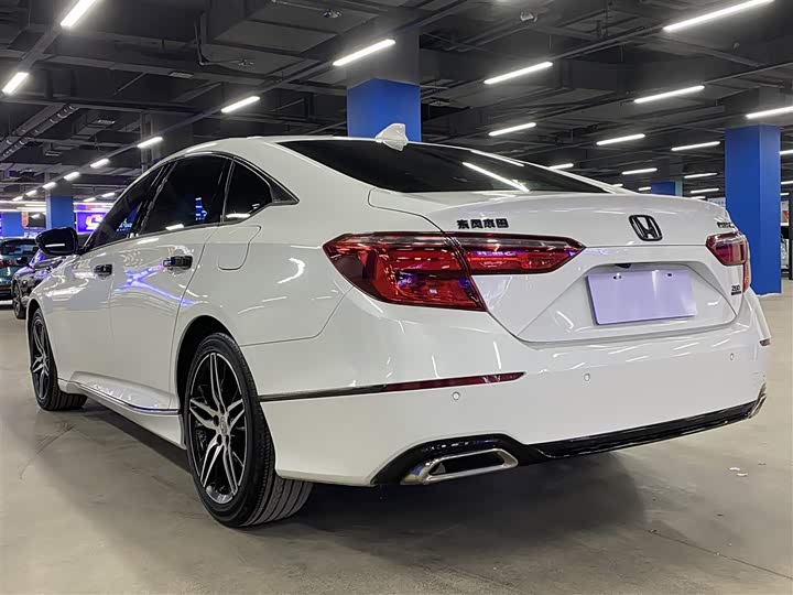 Фото 5 - Honda Inspire