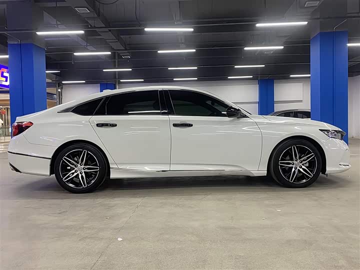 Фото 7 - Honda Inspire