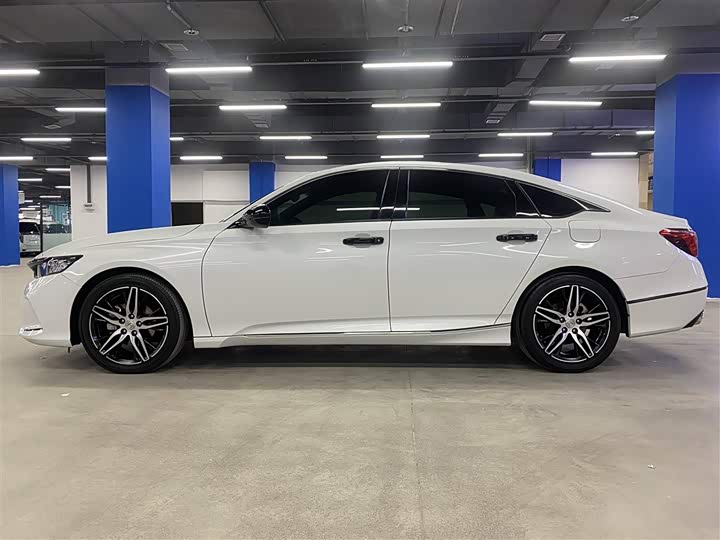 Фото 8 - Honda Inspire