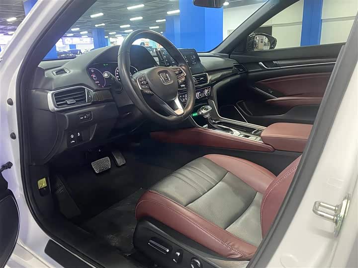 Фото 9 - Honda Inspire