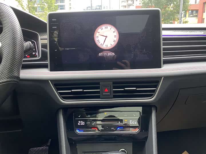 Фото 17 - Volkswagen Tiguan L Hybrid