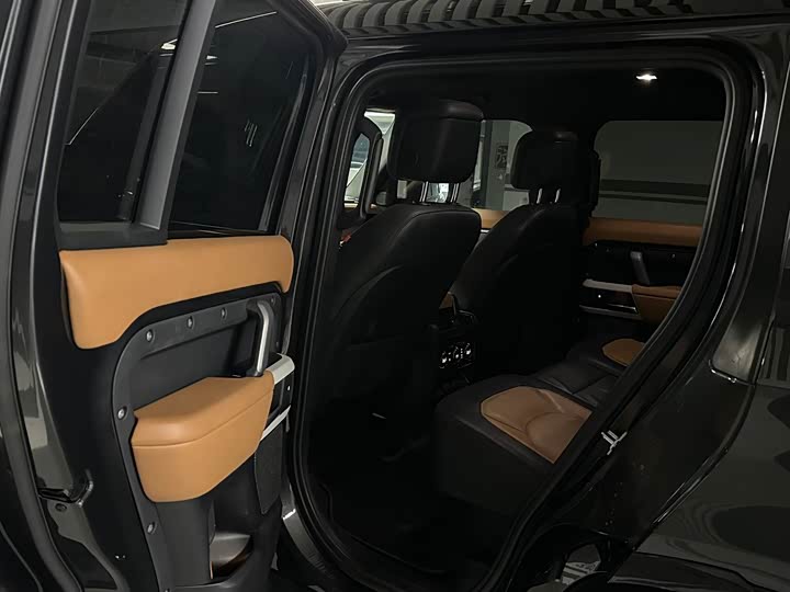 Фото 16 - Land Rover Defender