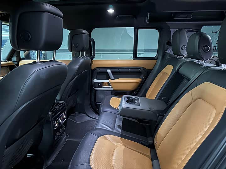 Фото 18 - Land Rover Defender