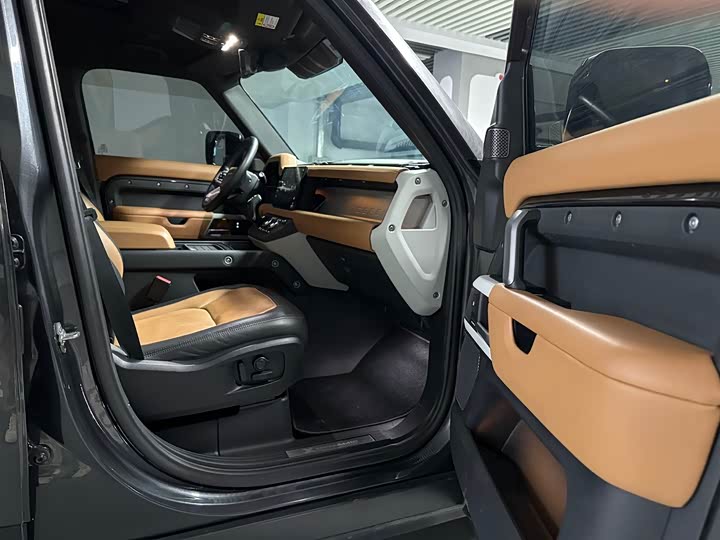 Фото 19 - Land Rover Defender