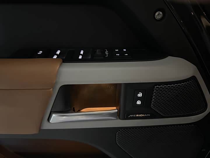 Фото 7 - Land Rover Defender