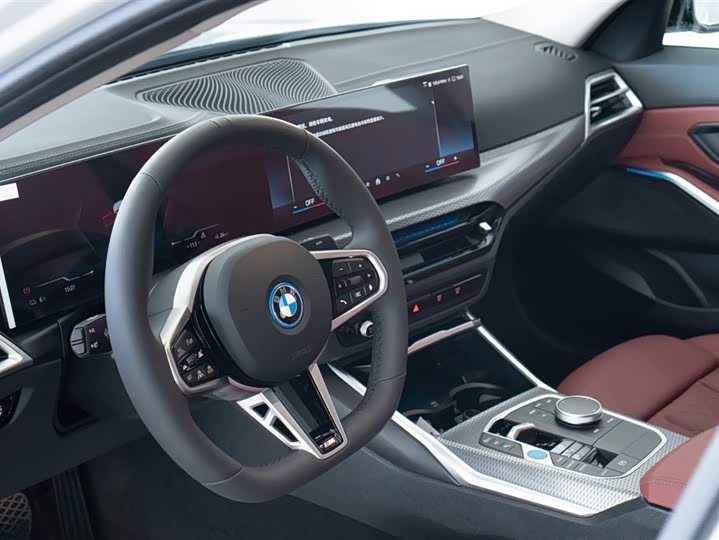 Фото 16 - BMW i3