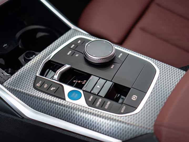 Фото 18 - BMW i3