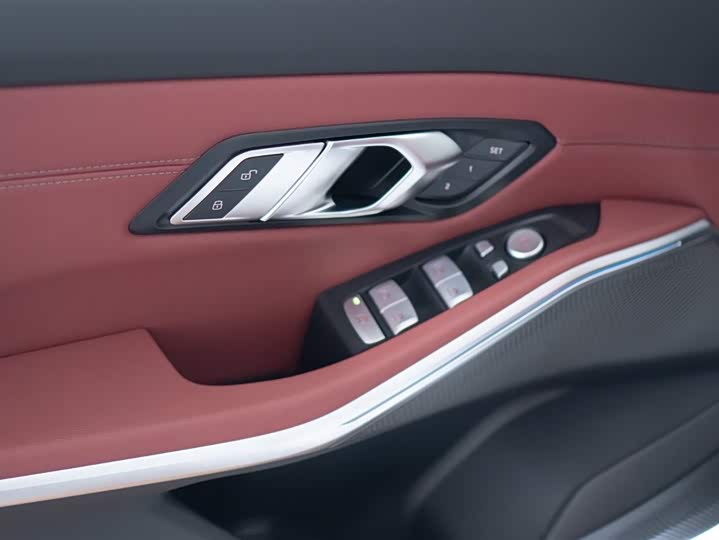 Фото 19 - BMW i3