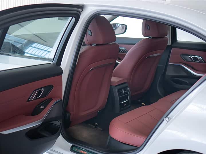 Фото 21 - BMW i3