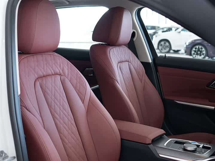 Фото 23 - BMW i3