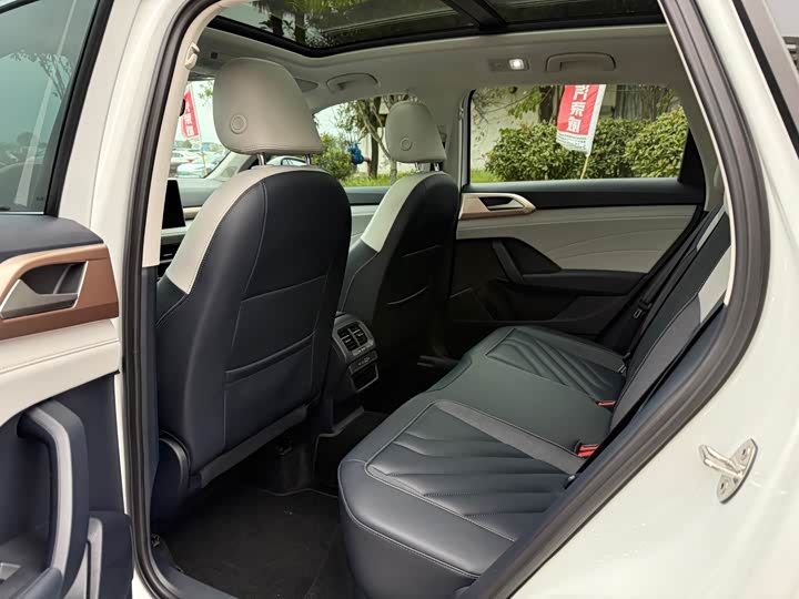 Фото 11 - Volkswagen Tharu