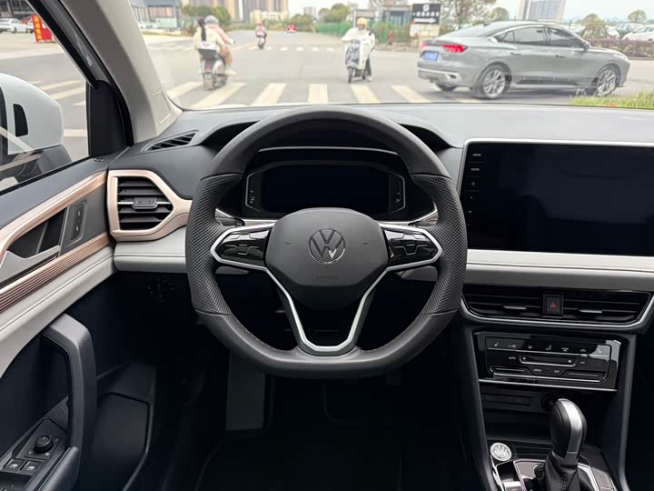 Фото 13 - Volkswagen Tharu