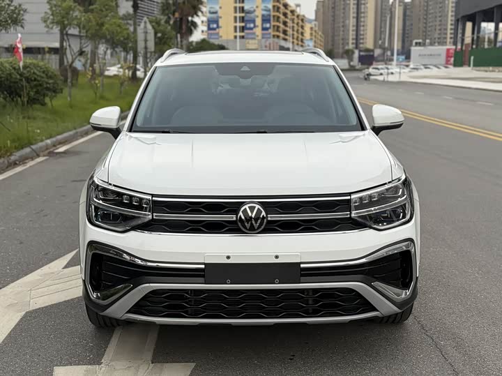 Фото 2 - Volkswagen Tharu