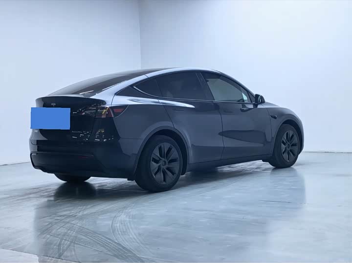 Фото 9 - Tesla Model Y