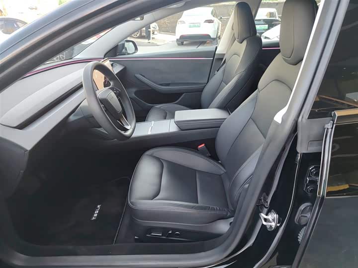 Фото 15 - Tesla Model 3