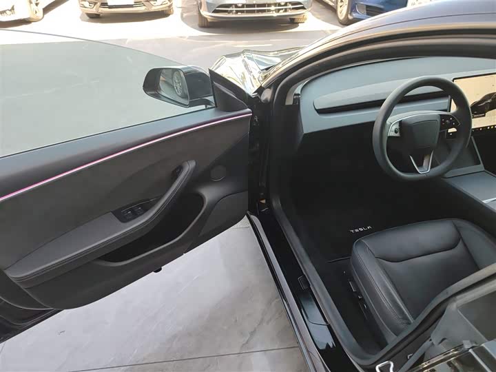 Фото 16 - Tesla Model 3