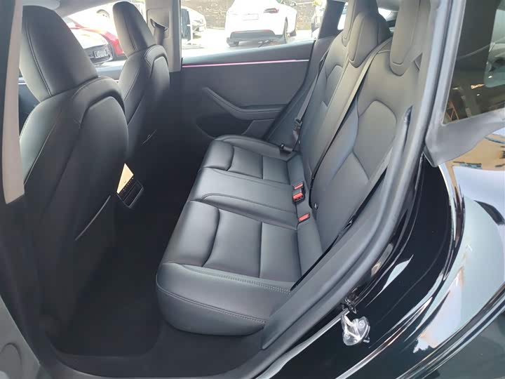 Фото 17 - Tesla Model 3