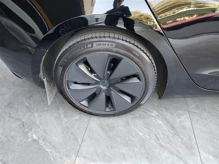 Фото 26 - Tesla Model 3